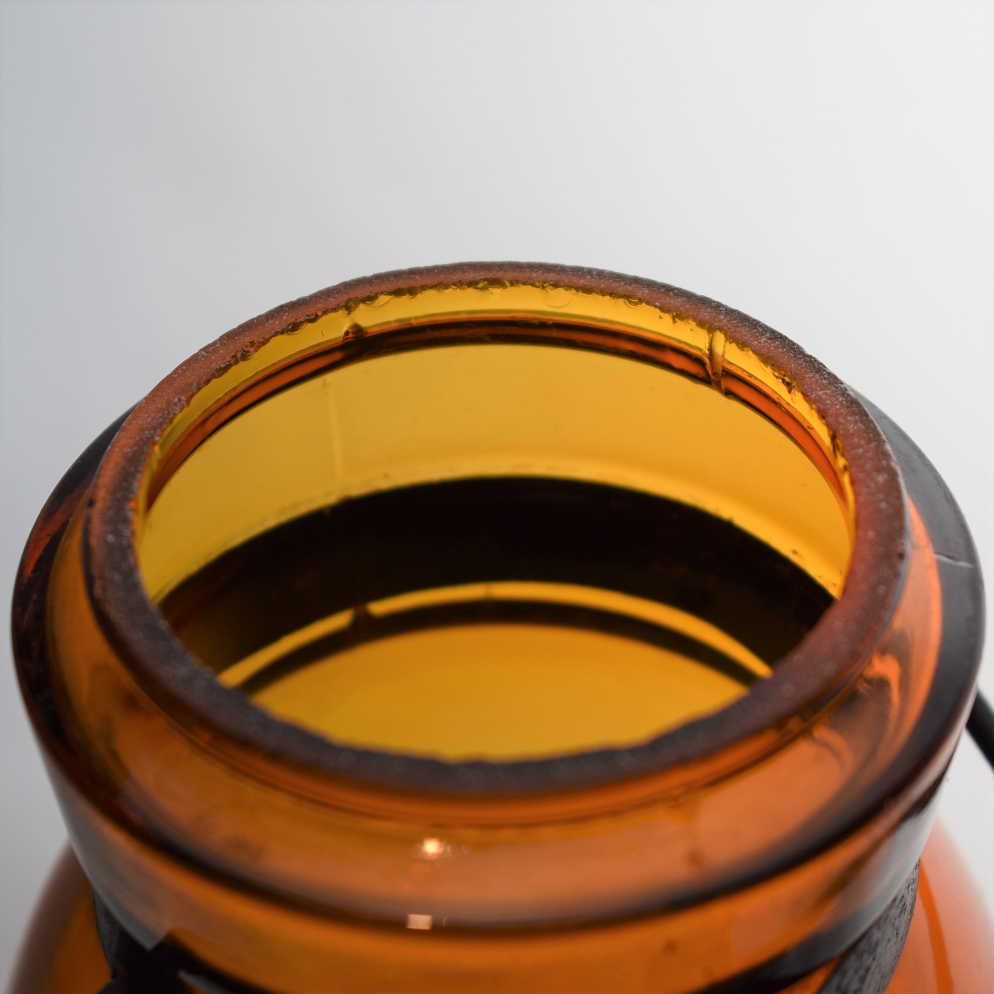 Lot 29- Globe - Yellow Orange Amber- Quart - Image 4