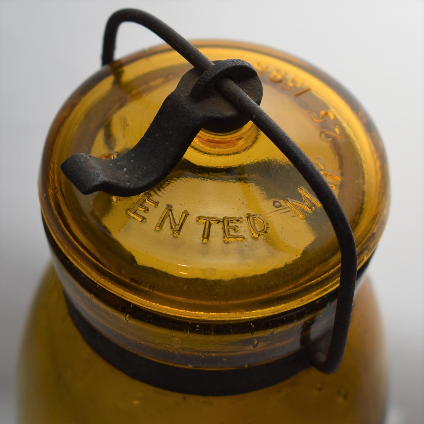 Lot 32- Globe - Quart - Olive Amber Yellow - Rare Color - Image 4