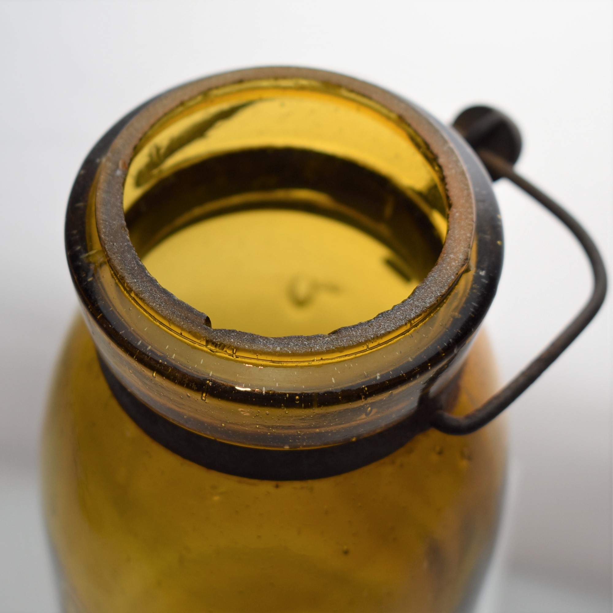 Lot 32- Globe - Quart - Olive Amber Yellow - Rare Color - Image 5