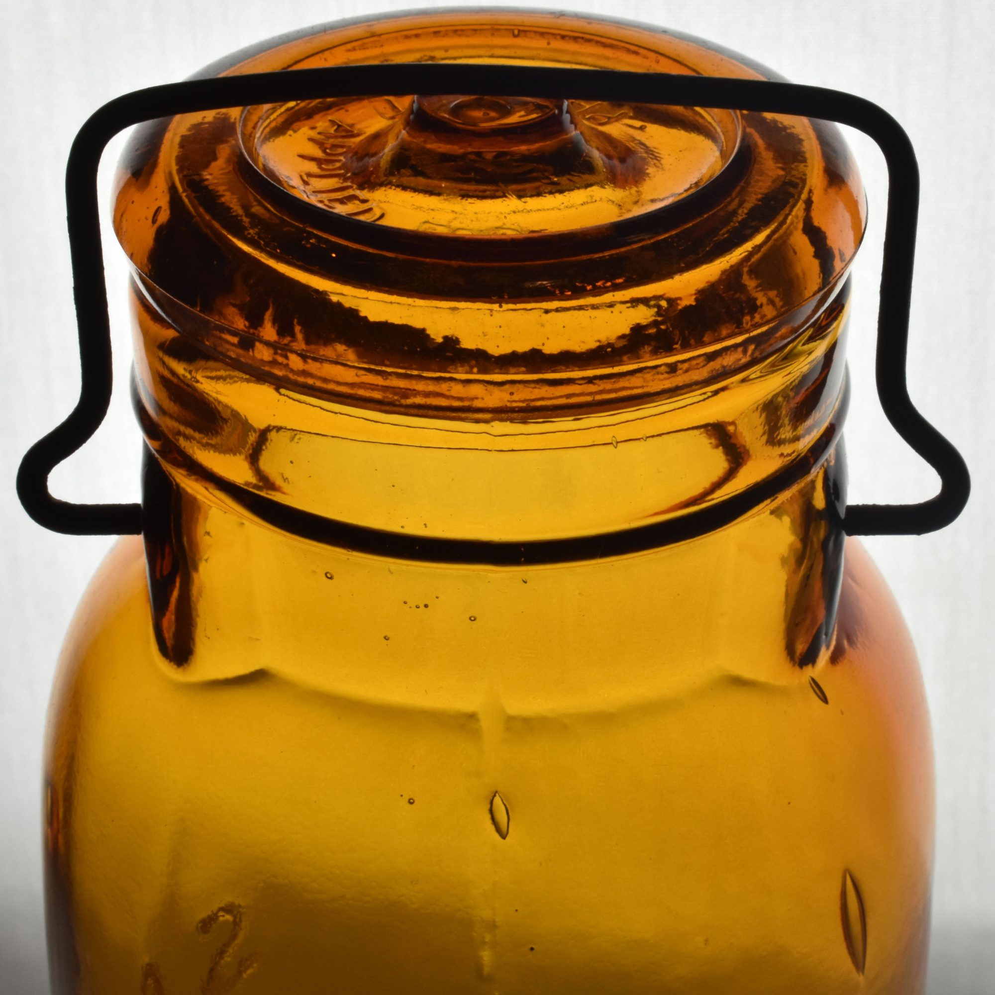 Lot 40- SAFETY - Quart - Golden Amber Yellow - Image 9