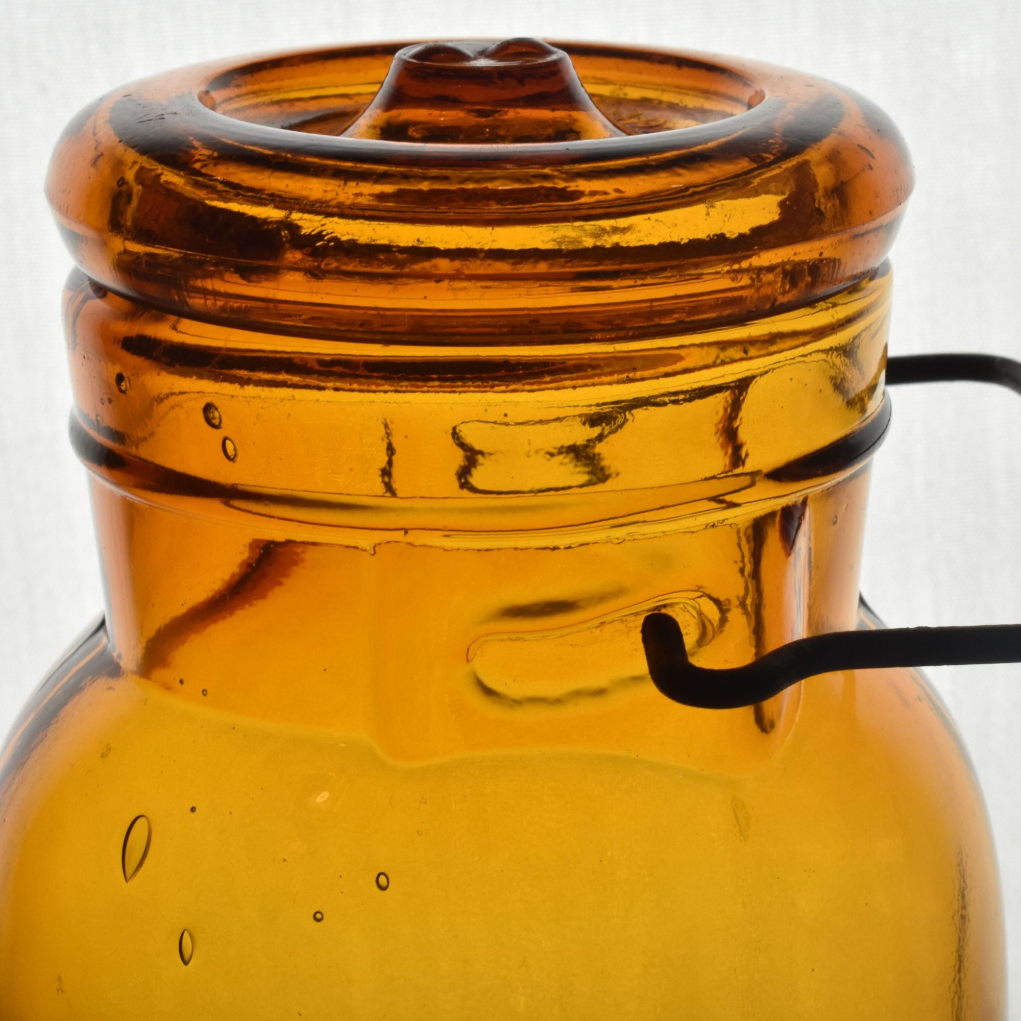 Lot 40- SAFETY - Quart - Golden Amber Yellow - Image 5
