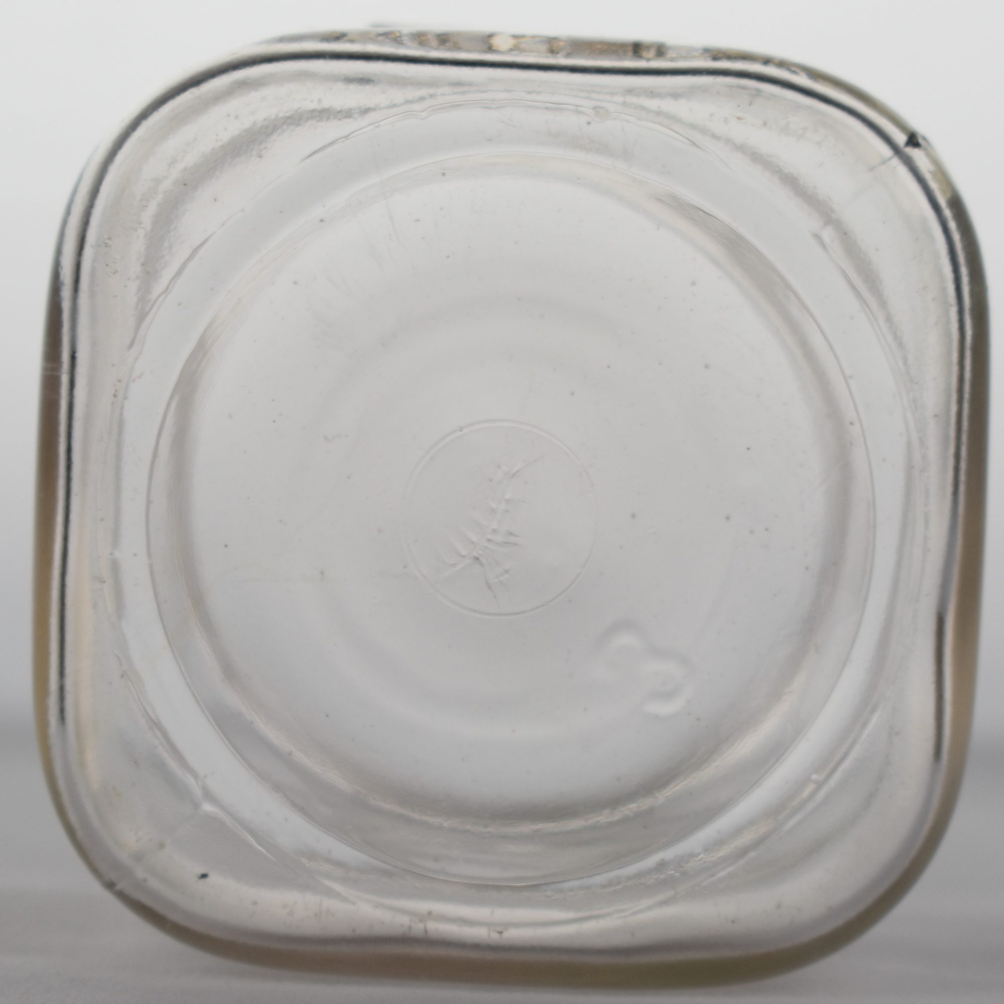 Lot 128 - Pine "P in Square" Mason - Pint - Near Clear - Image 3