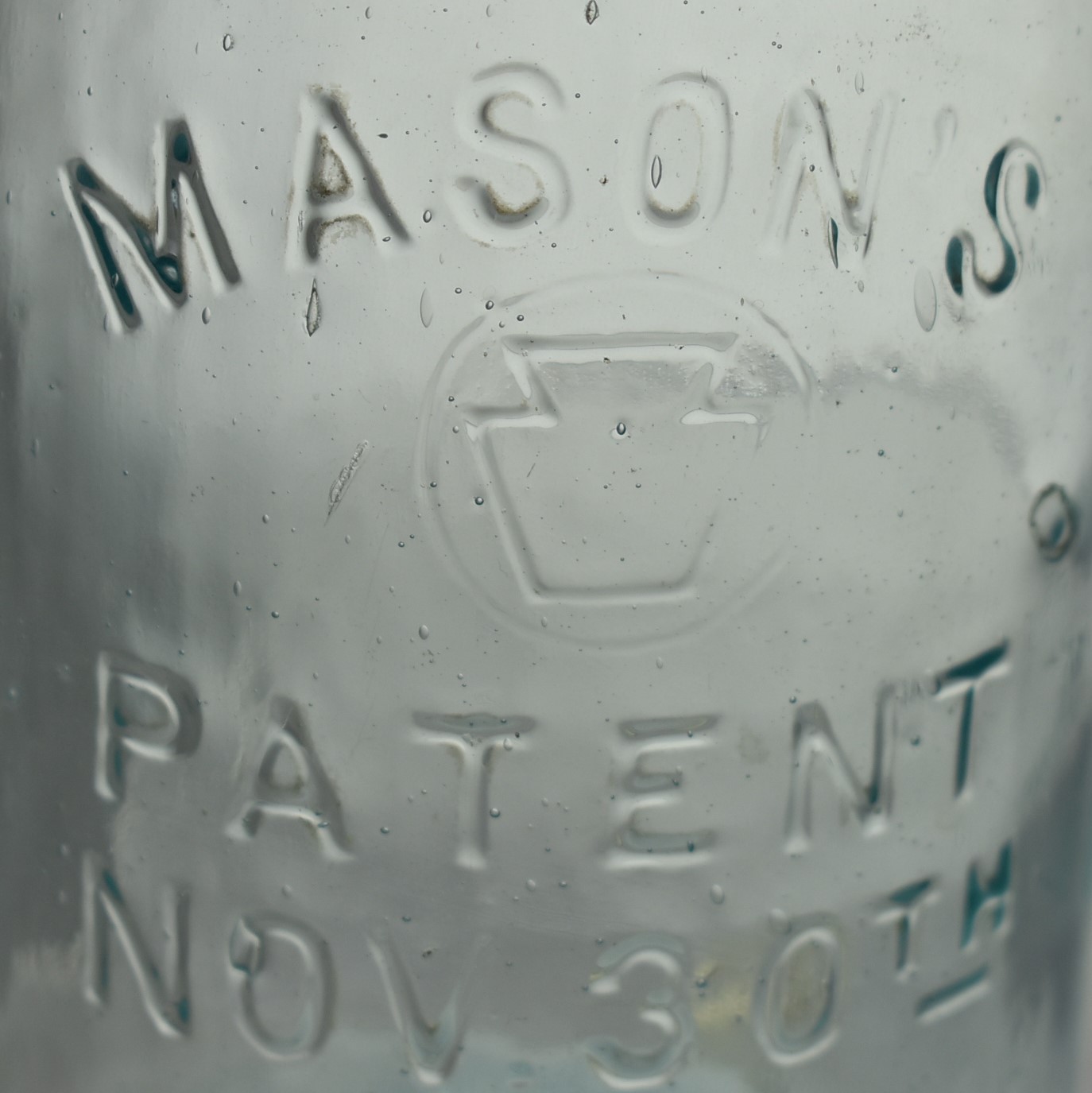 Lot 76- Keystone in Circle (Under)- Mason's Patent Nov 30th 1858 - Midget Pint - Aqua - Image 3