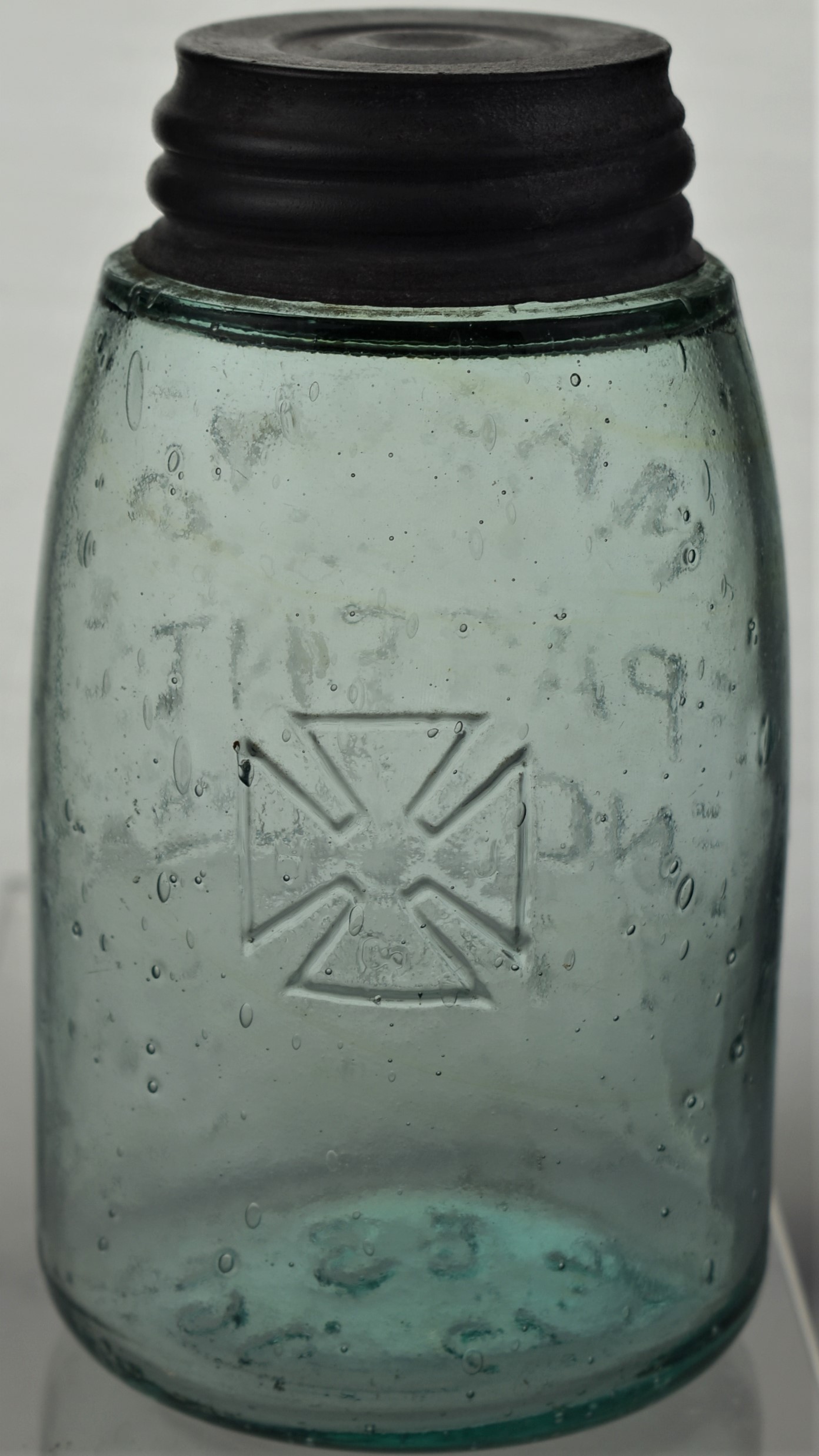 Lot 78- Cross on Reverse - Mason's Patent Nov 30th 1858 - Midget Pint - Aqua - Image 2