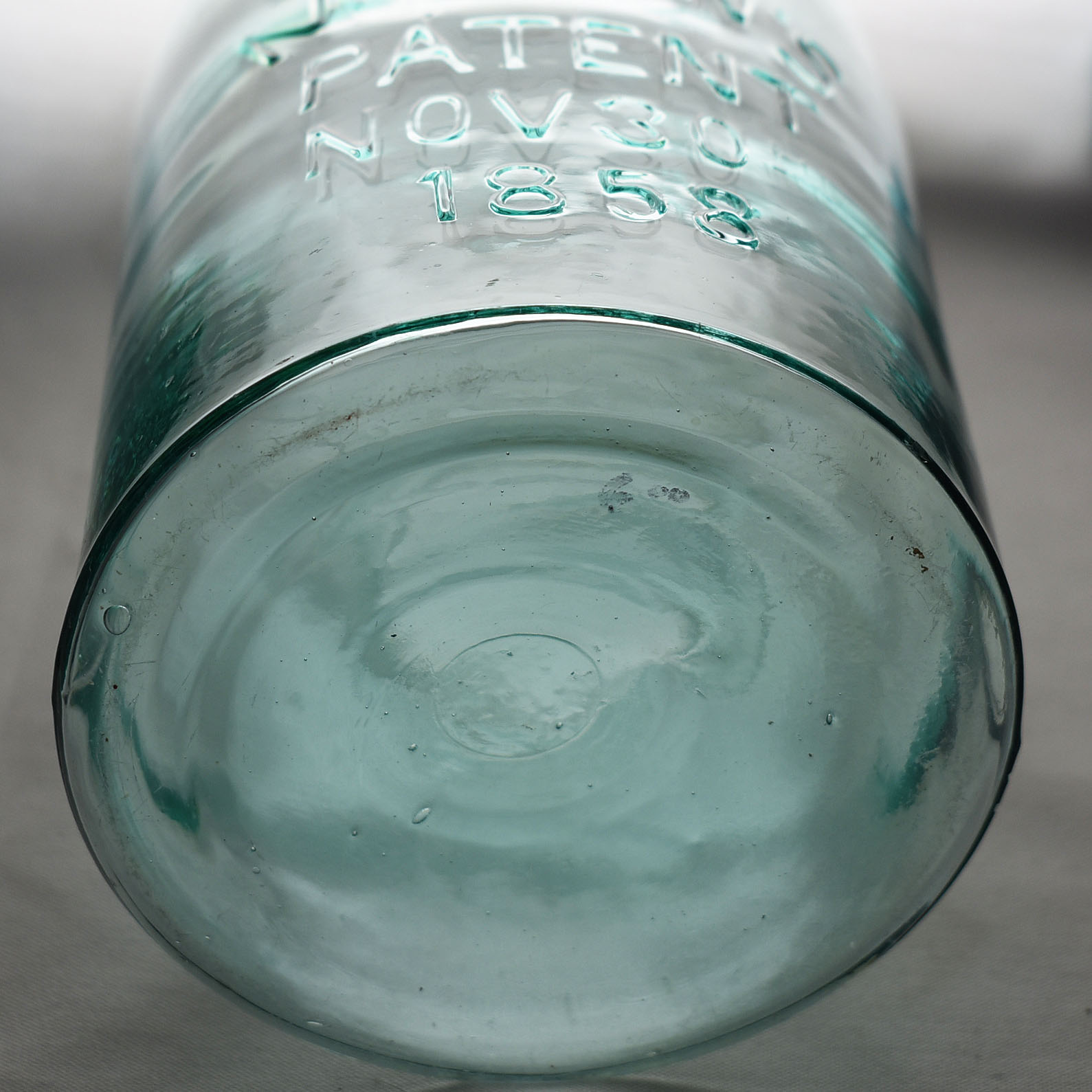 Lot 159- ATLAS (No Dashes) Mason's Patent Nov30th 1858 (5 Lines of Embossing)-Half Gallon-Greenish - Image 3