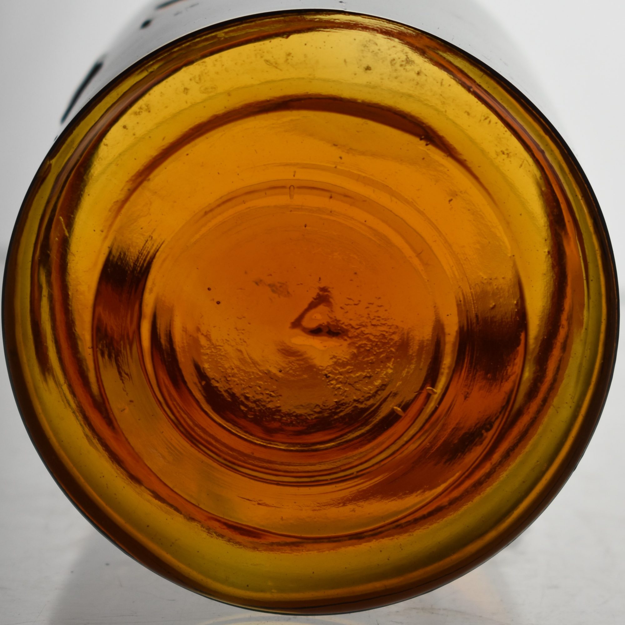 Lot 250 - MASON - Pint (Amber W/ Very Slight Yellow Toning) - Image 2