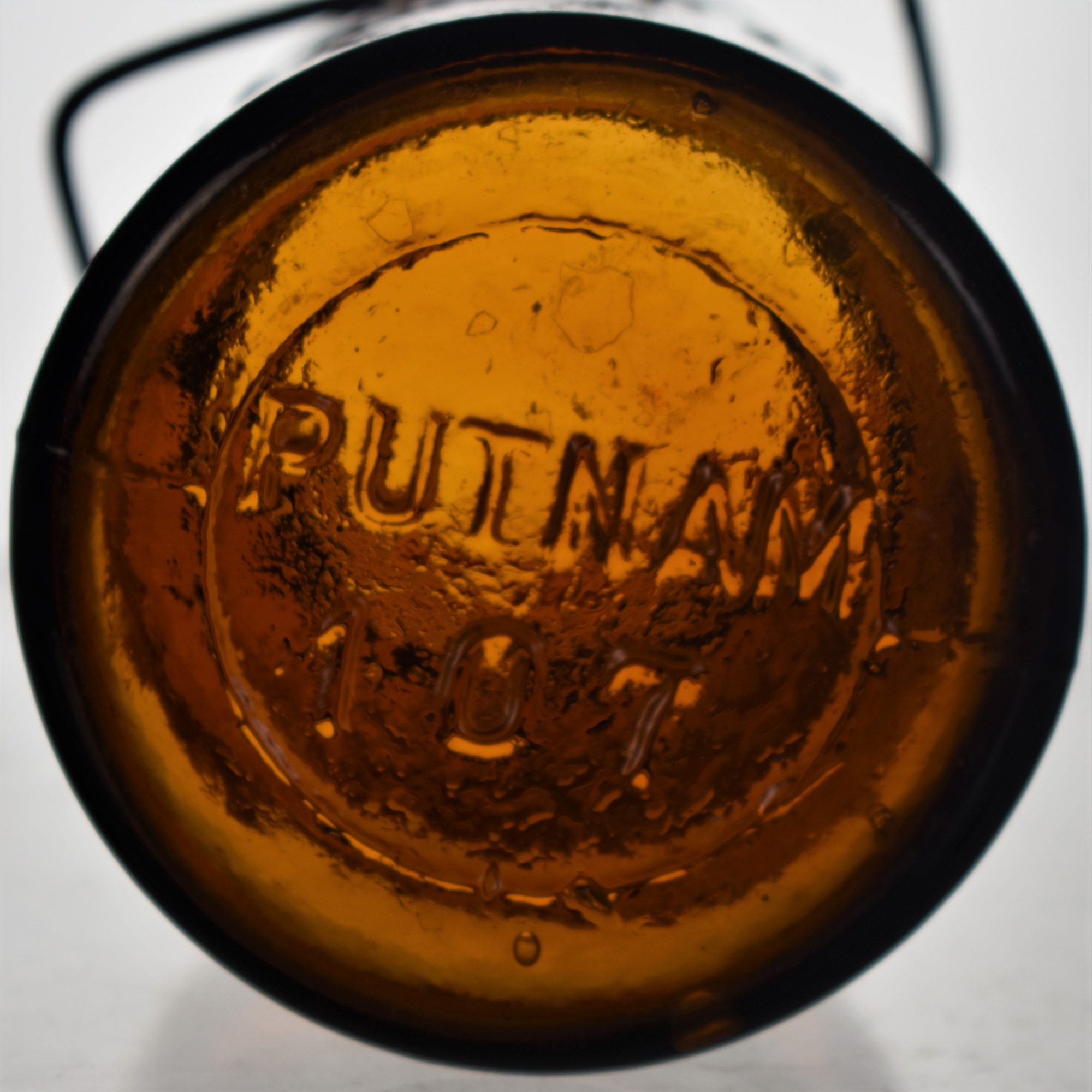 Lot 209 - Trade Mark Lightning - Pint (Amber) - Image 2